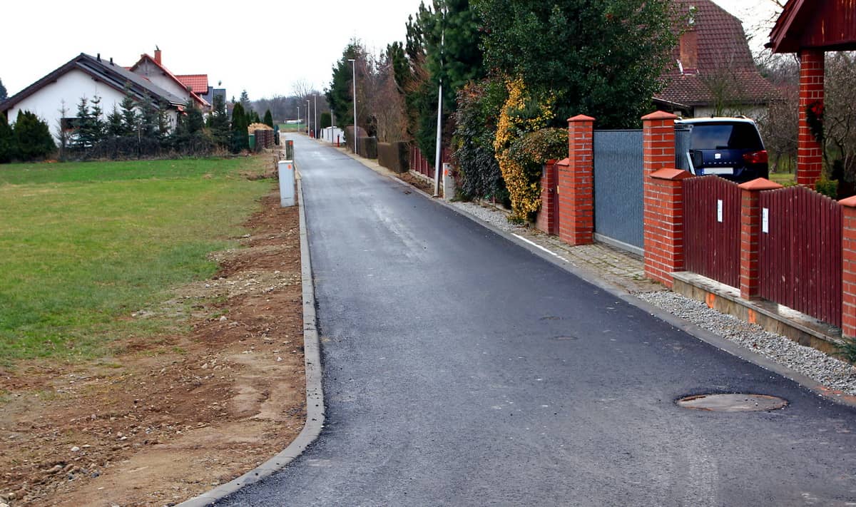 Czernica: Czernica z nową drogą