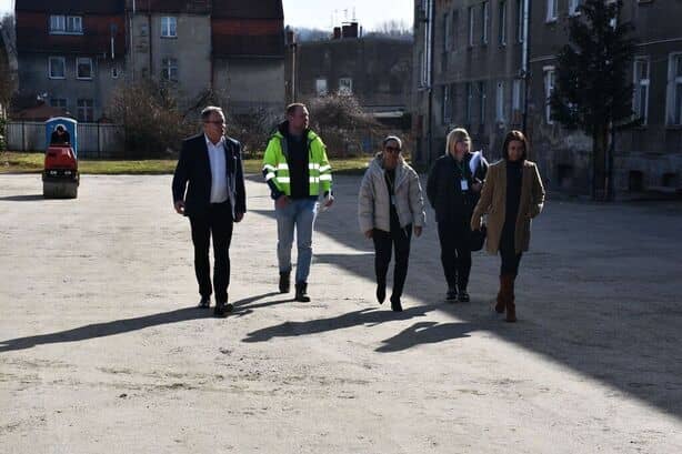 Świebodzice: Po modernizacji podwórka