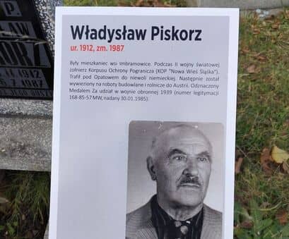 Żarów: Tabliczki przy grobach