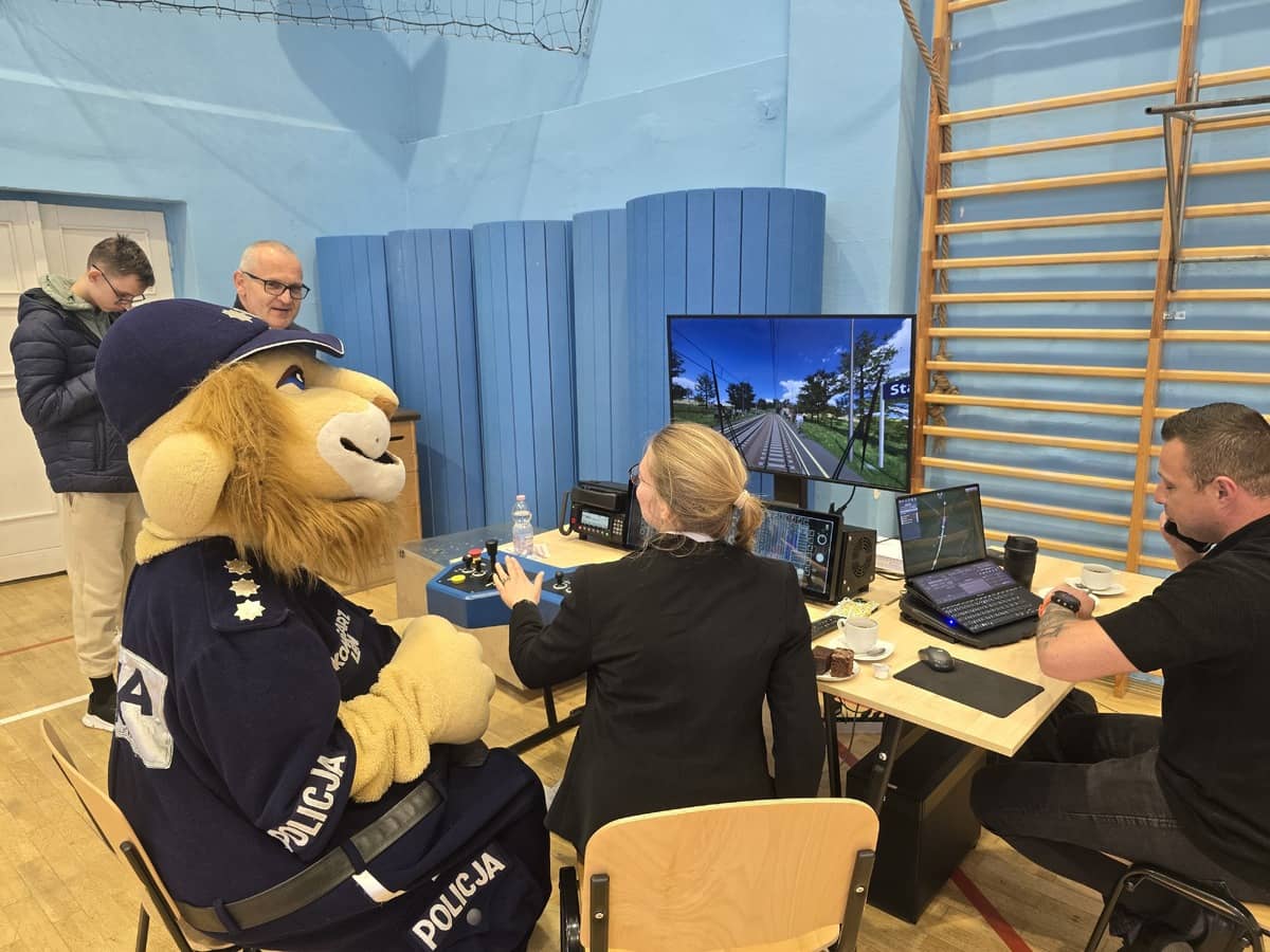 Żarów: Policjanci na Dniach Kariery