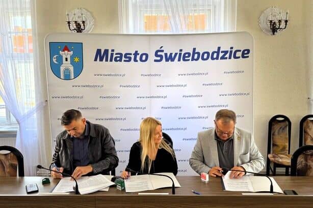Świebodzice: Ważna umowa
